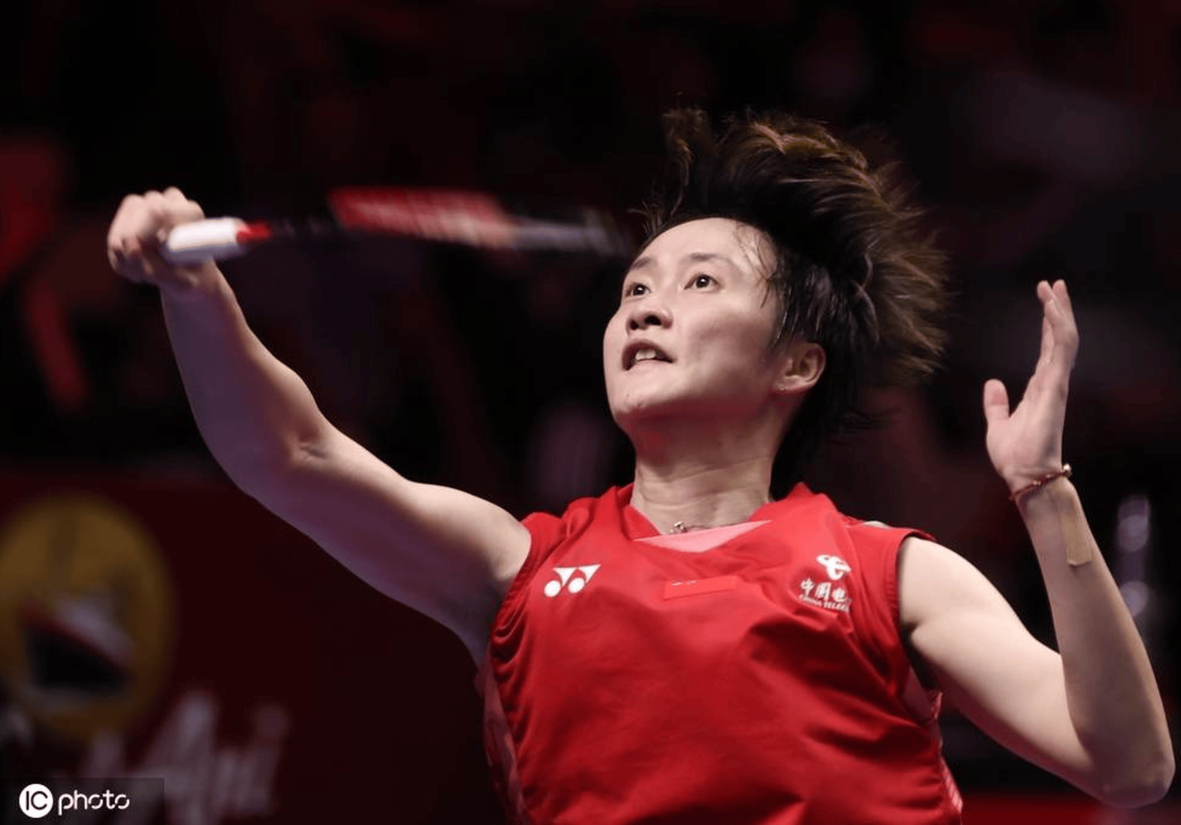 爱游戏2026-泰国队翻盘法国队，陈雨菲高光表现