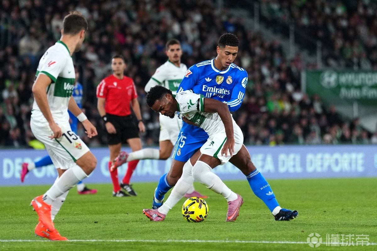 那不勒斯碾压莱比锡红牛，贝林厄姆点燃赛场