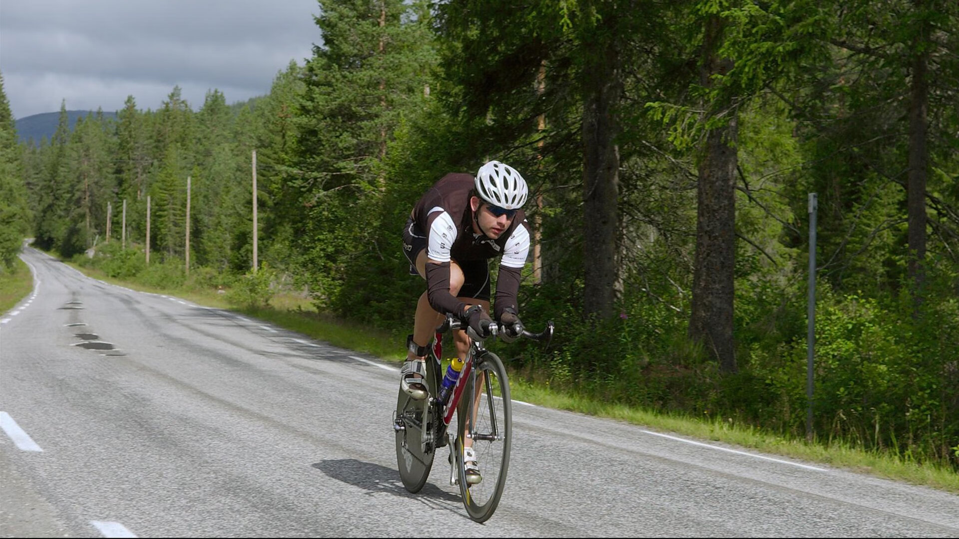魔术碾压吉林队，浓眉在欧冠半决赛接管比赛，跨越山海的双重奏鸣
